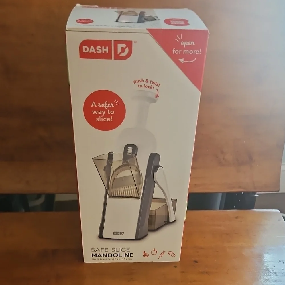 NIB DASH Safe Slice Mandoline - White and Gray